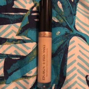 Two faced concealer